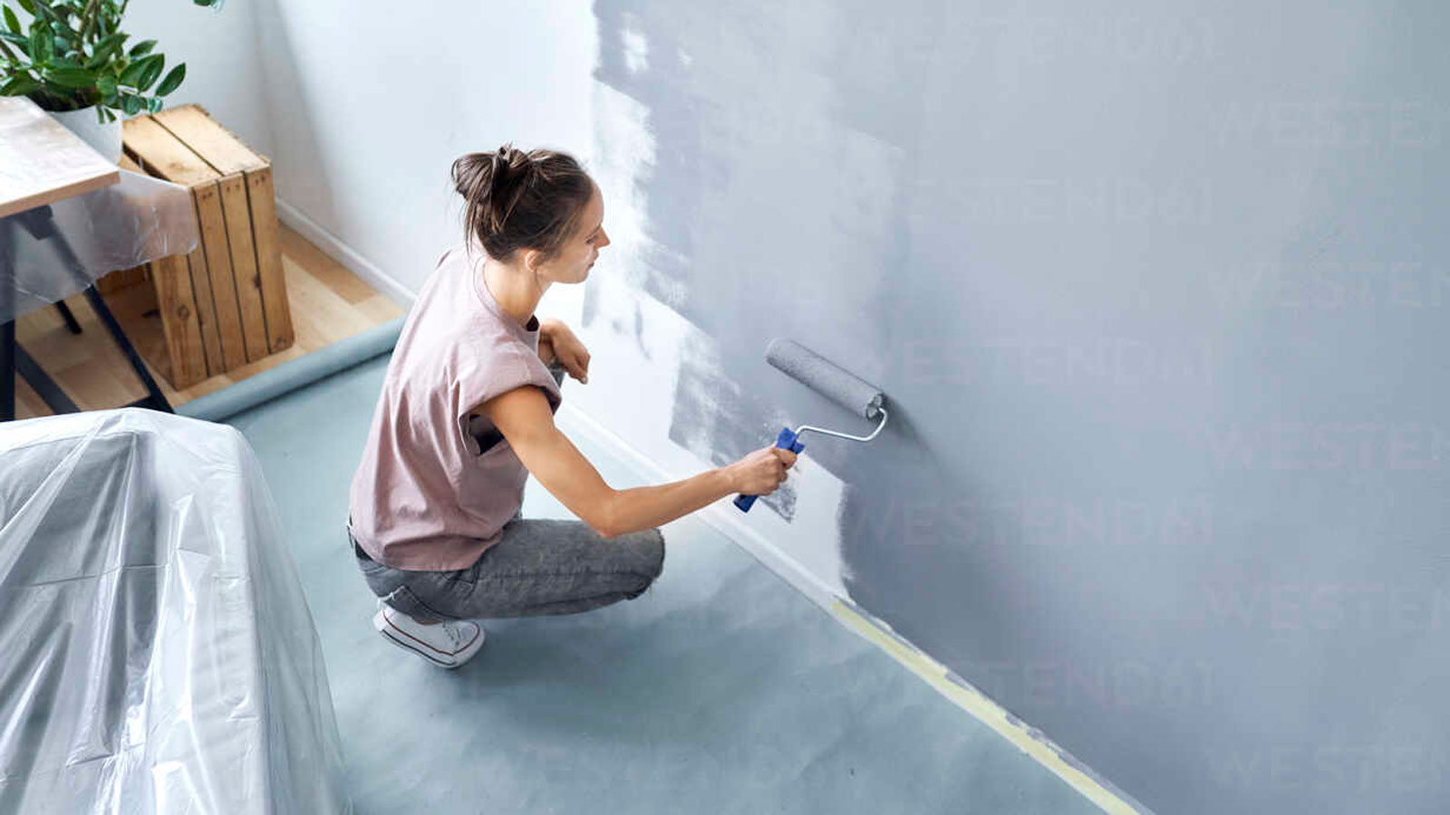 Τα θερμομονωτικά ή ενεργειακά χρώματα νέας τεχνολογίας, περιέχουν μικροσωματίδια και ενισχύουν τη θερμομόνωση του σπιτιού σου τόσο το χειμώνα, όσο και