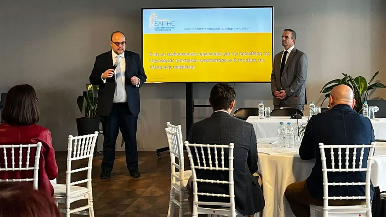 Μελέτη ΙΟΒΕ: Ισχυρό αποτύπωμα των ηλεκτρικών εγκαταστάσεων στην οικονομία