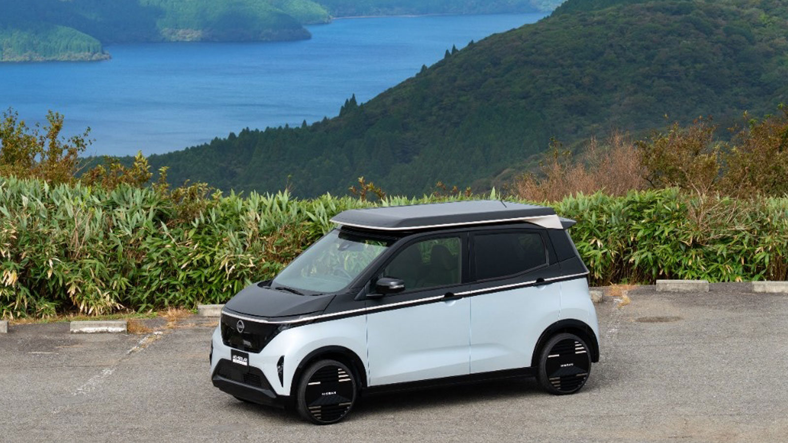 Nissan: Δωρεάν 3.000 χλμ. το χρόνο με το ηλιακό πάνελ Ao-Solar Extender