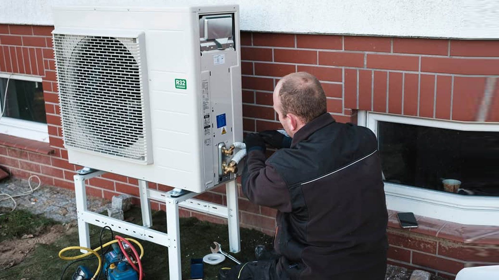 Αντλία θερμότητας ή φυσικό αέριο; Τι συμφέρει το 2026