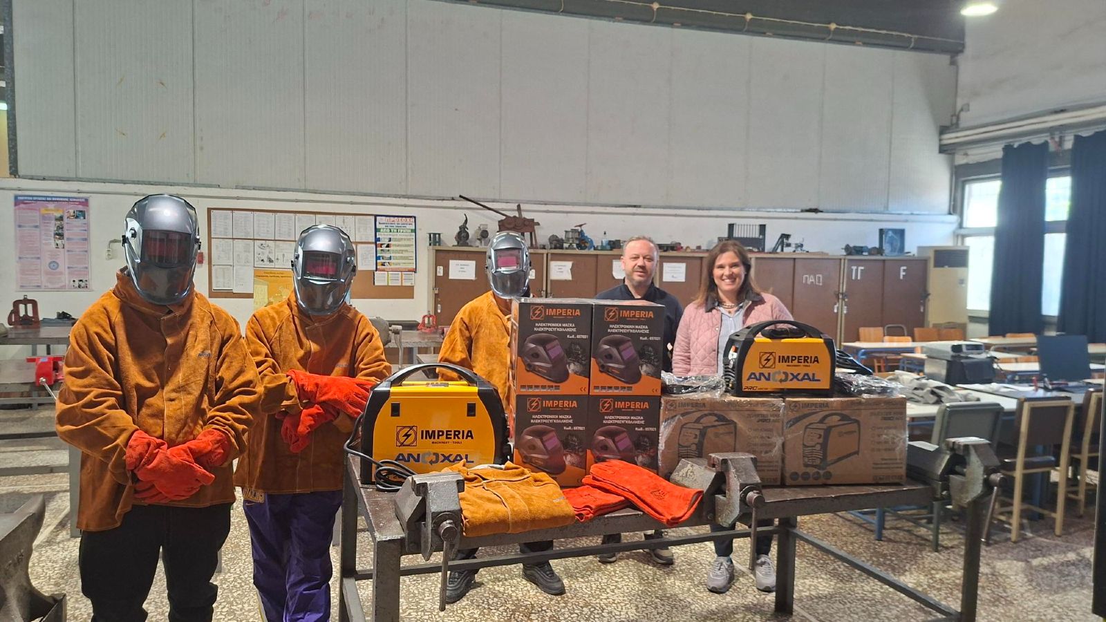 Anoxal: Δωρεά εξοπλισμού στο 1ο ΕΚ Χαλκίδας για ενίσχυση της εκπαίδευσης