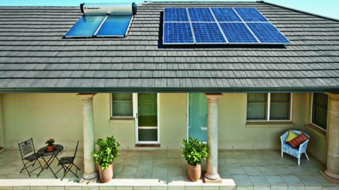 Ηλιακός θερμοσίφωνας: Ζεσταίνει νερό & μειώνει τα έξοδα θέρμανσης.