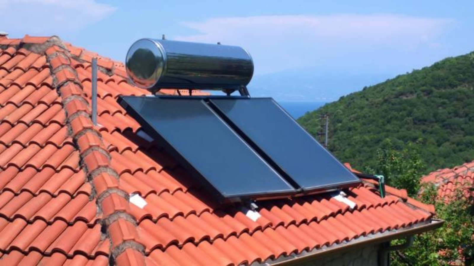 Δείτε τα 10 μυστικά για να επιλέξετε το σωστό ηλιακό θερμοσίφωνα!