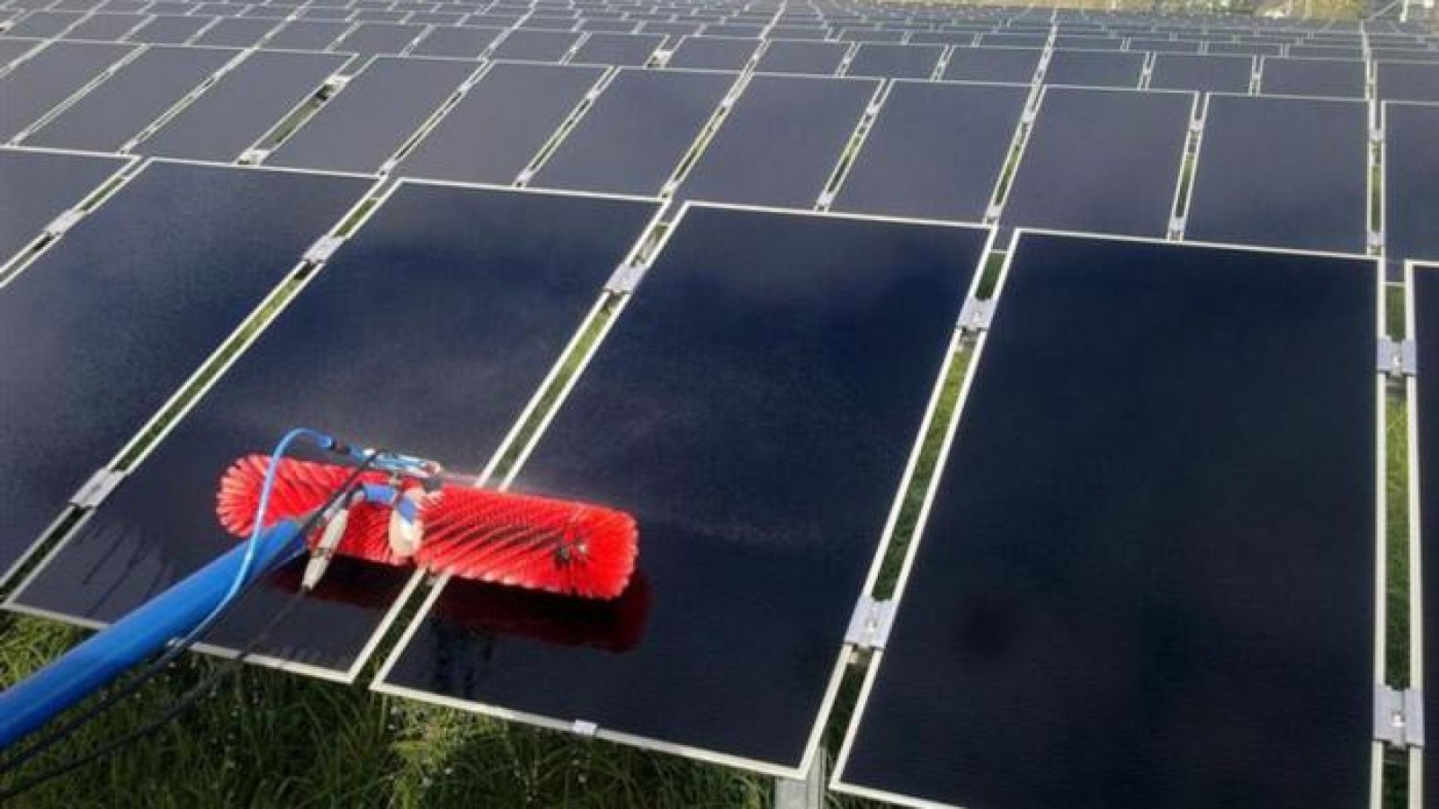 Πώς η σκόνη «κλέβει» απόδοση από το φωτοβολταϊκό σου