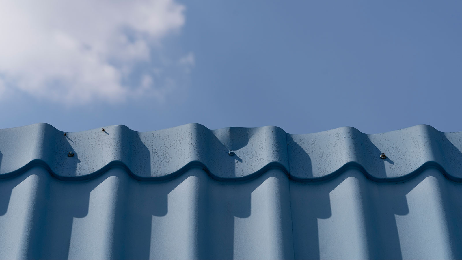 Κεραμίδια που κρατούν το σπίτι δροσερό το καλοκαίρι και ζεστό τον χειμώνα