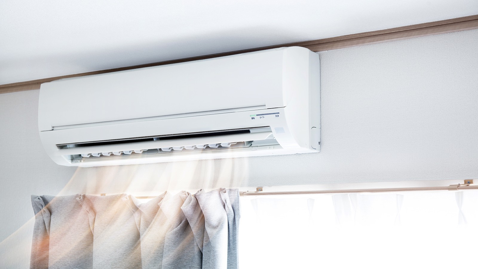 Κλιματιστικό τη νύχτα: Πώς θα «καις» και θα πληρώνεις λιγότερα