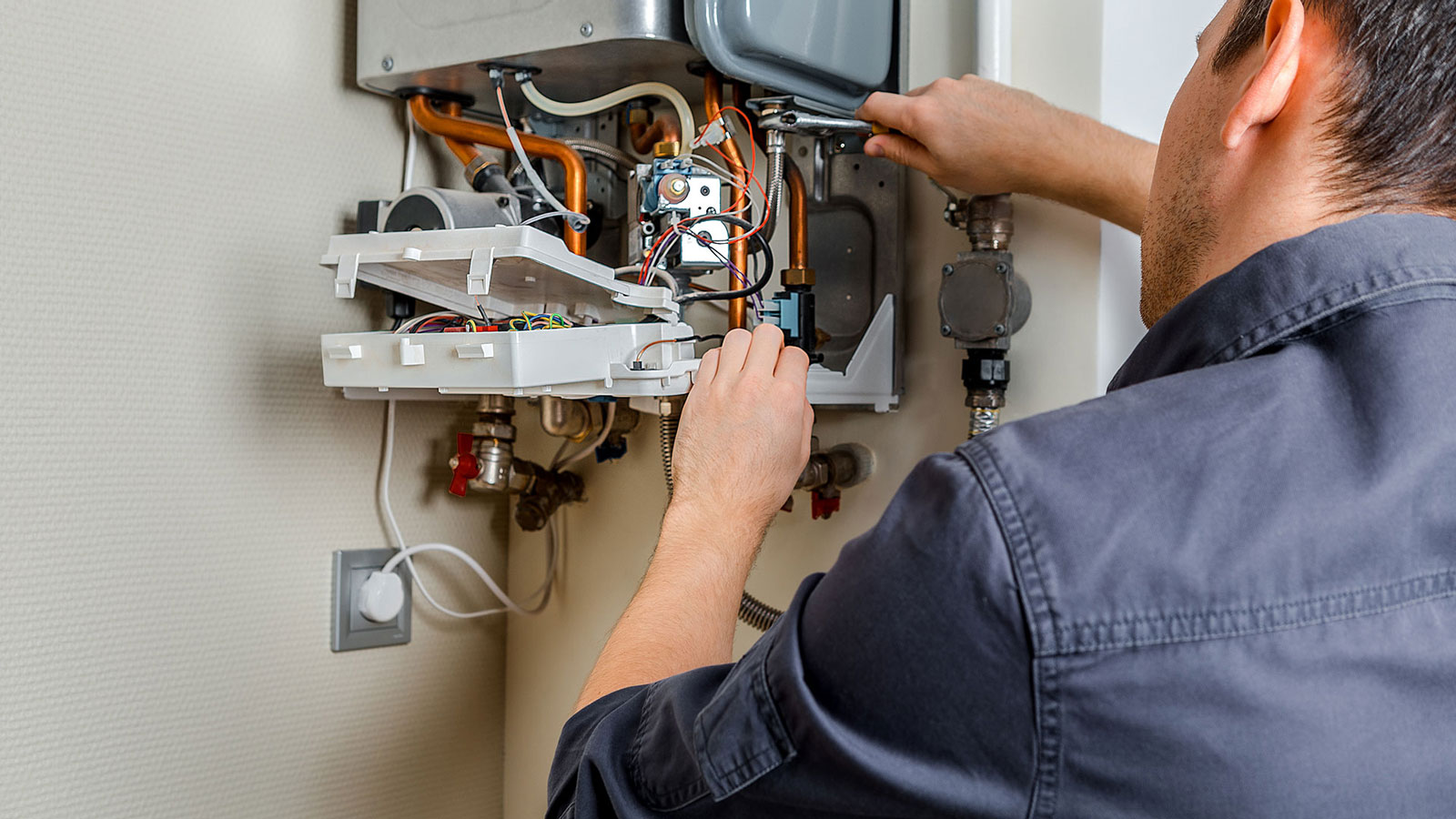 Λέβητας φυσικού αερίου με ηλεκτρονικό κυκλοφορητή Inverter και σύστημα αντιστάθμισης για εξοικονόμηση καυσίμου