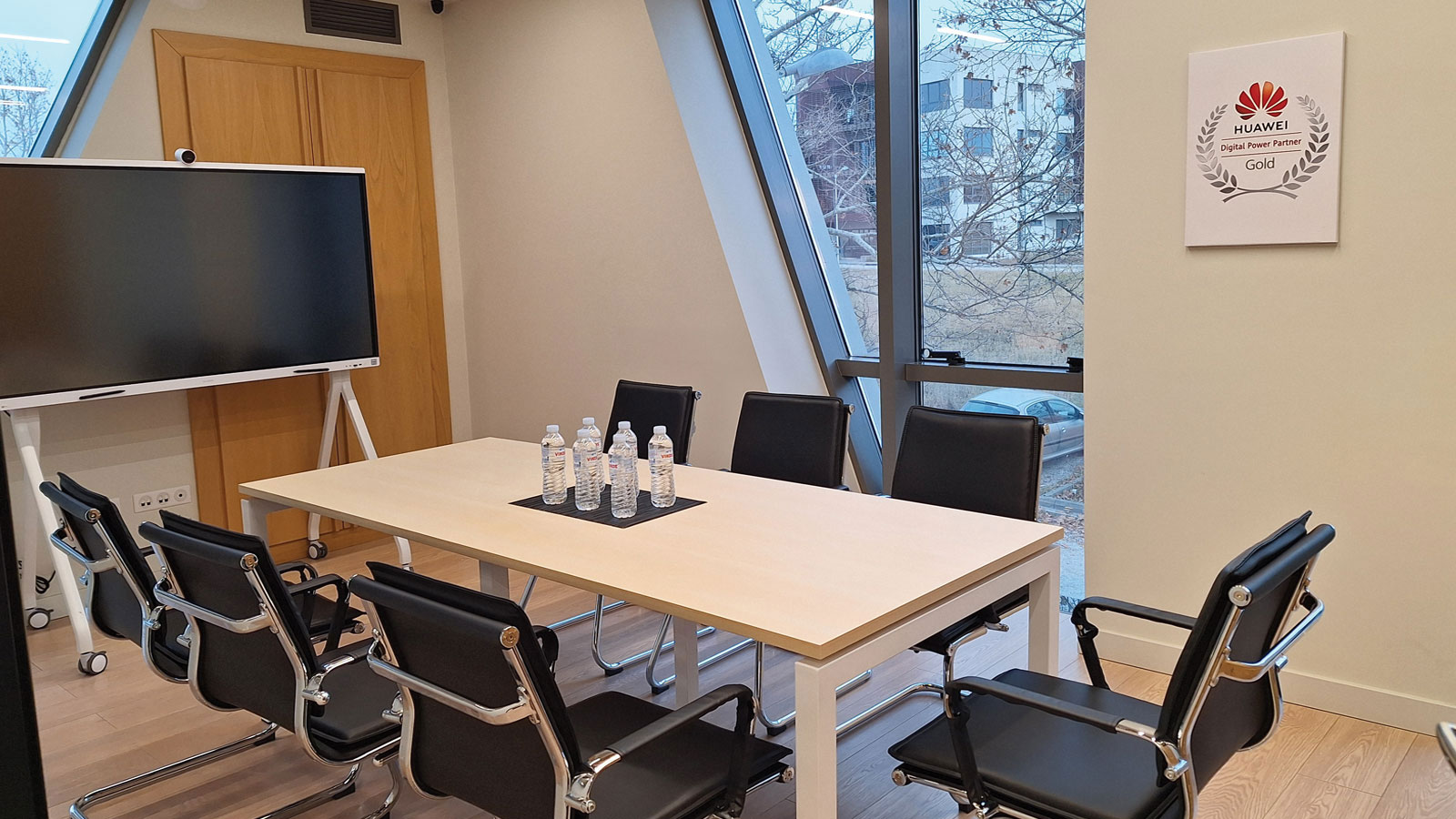 Λύσεις για το σπίτι, την επιχείρηση και βιομηχανία