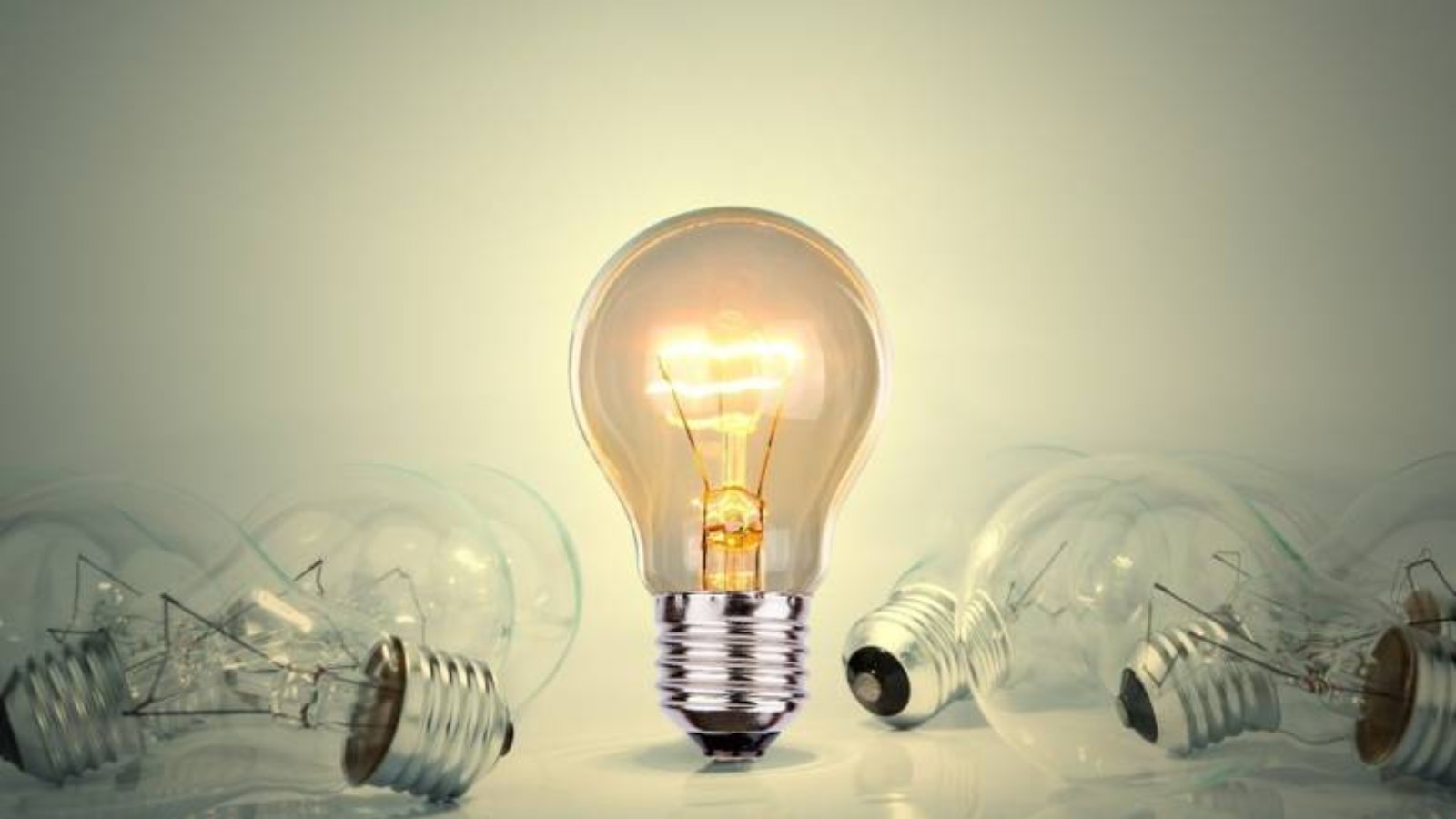 Πτώσεις στις τιμές της ηλεκτρικής ενέργειας τα επόμενα χρόνια