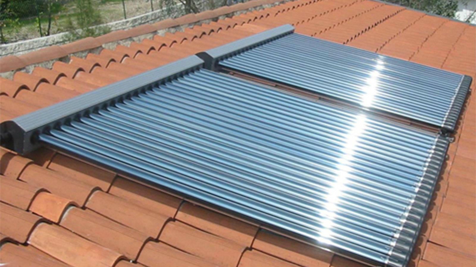 Ηλιακός θερμοσίφωνας τριπλής ενέργειας: Ζεστό νερό και οικονομία όλο τον χρόνο