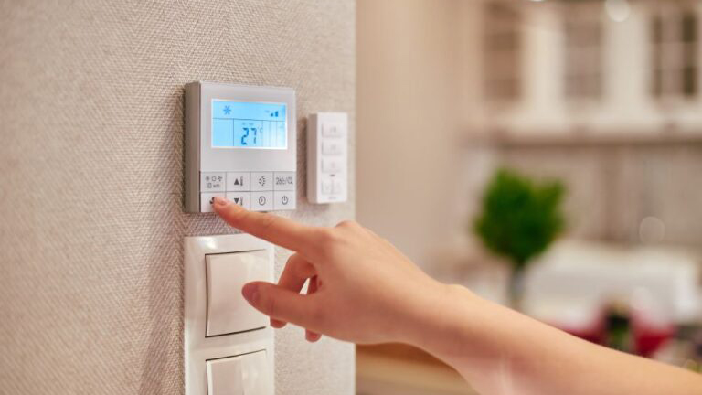 Ζεστό σπίτι και θέρμανση: Πώς θα βρεις τι συμφέρει