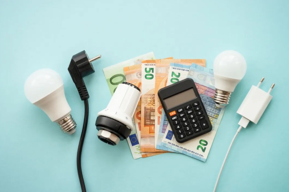 Πράσινα & Μπλε τιμολόγια Μαρτίου σε επαγγελματικό ρεύμα