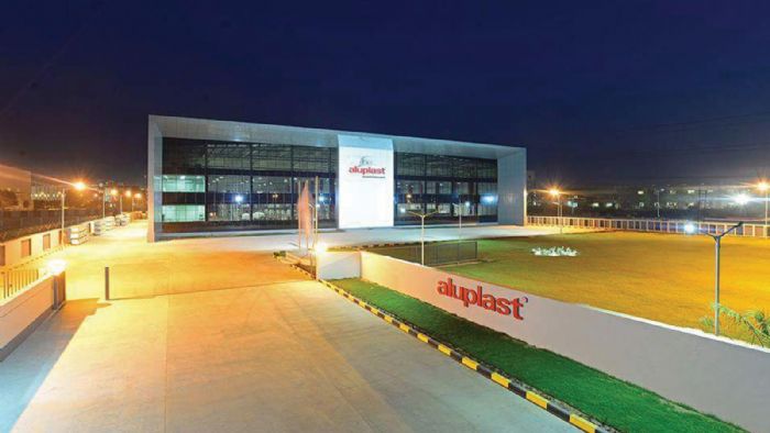 Η Aluplast® Ινδίας Pvt. Ltd είναι θυγατρική της μαμάς  εταιρείας  με έδρα τη Καρλσρούη της Γερμανίας.