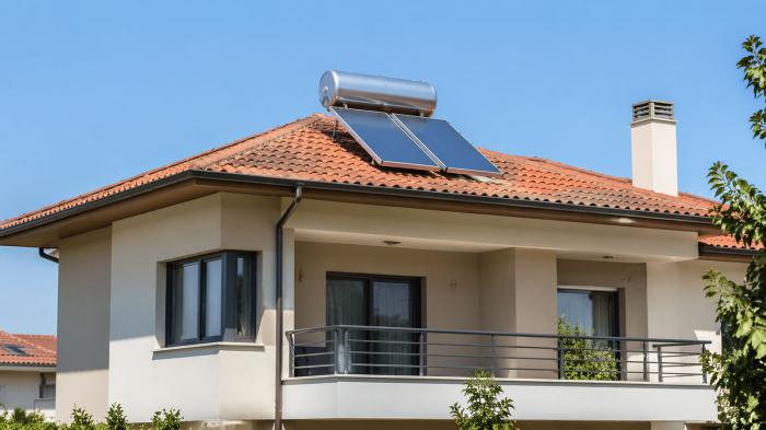 Η παράταση του προγράμματος αφορά, μεταξύ άλλων, παρεμβάσεις για νέο ηλιακό θερμοσίφωνα.