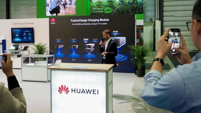H Huawei Digital Power μοιράστηκε το όραμά της για την ενσωμάτωση ηλεκτρονικών ισχύος και ψηφιακών τεχνολογιών με σκοπό να παρέχει στους χρήστες ηλεκτροκίνητων οχημάτων μια καλύτερη εμπειρία φόρτισης.