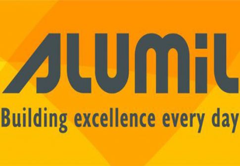 ALUMIL: Το μονοπάσσαλο στήριγμα Helios 2100-180 και σε μεγάλα φ/β πάρκα