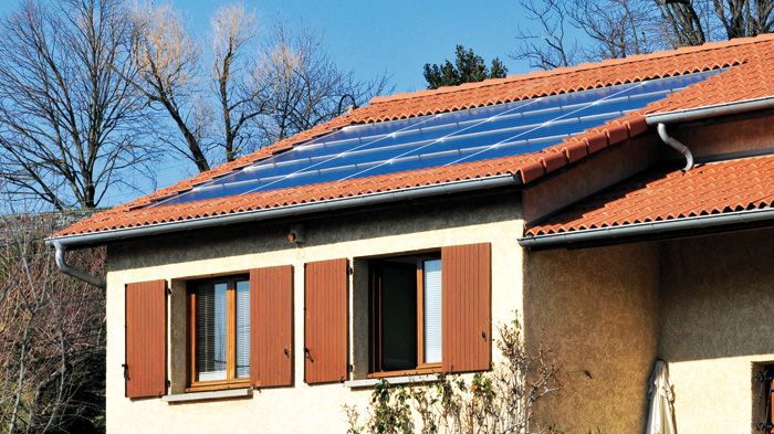 Οικιακή εγκατάσταση με ενσωματωμένα στη στέγη φωτοβολταϊκά (Β.Ι.P.V.)