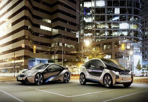 Η BMW παρουσιάζει το i3 Electric Car και το i8 Hybrid Electric Vehicle στις ΗΠΑ
