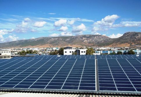Σύμβαση ΔΕΣΜΗΕ και Green Energy για πώληση ενέργειας από φωτοβολταϊκά