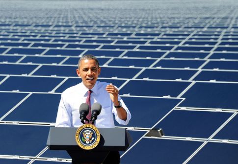 Ο Πρόεδρος Barak Obama, ανακοίνωσε τις προθέσεις του για προσπάθεια ώθησης της ηλιακής βιομηχανίας.
