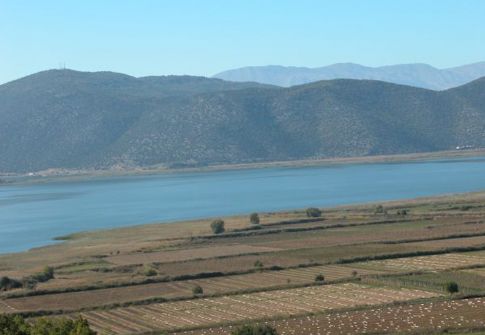 «Ηλιακά» καραβάκια στις Πρέσπες 