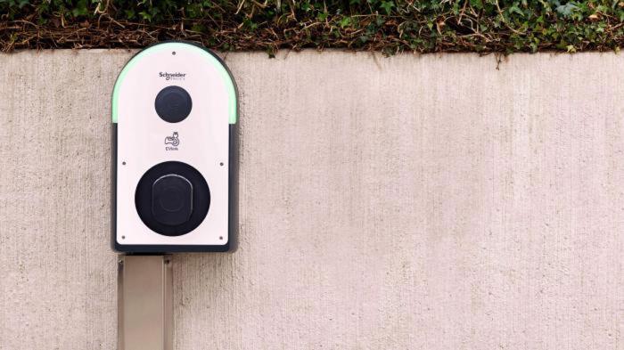 Νέα σειρά φορτιστών ηλεκτρικών οχημάτων EVlink Pro AC, από τη Schneider Electric 