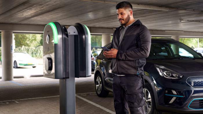 Νέα σειρά φορτιστών ηλεκτρικών οχημάτων EVlink Pro AC, από τη Schneider Electric 