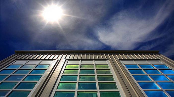 «Έξυπνα παράθυρα» που ρυθμίζουν επιλεκτικά φως & θερμότητα